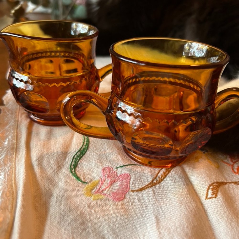 VTG amber glass creamer and sugar bowl set